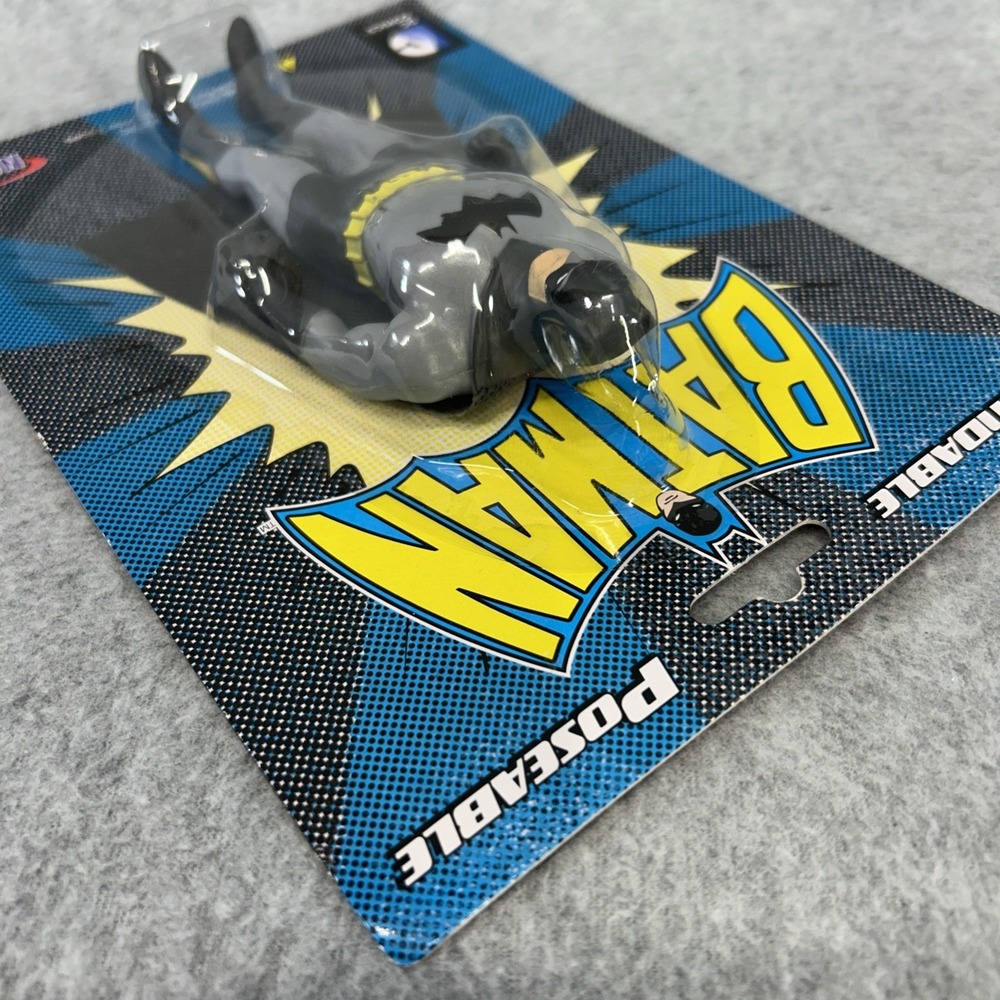 * BATMAN 5.5 IN DC COMICS BENDABLE ACTION FIGURE BY NJ CROCE - NEW * - Picture 3 of 7